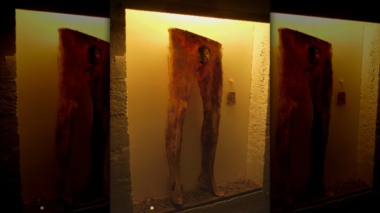 Le Nábrók, ou Pantalon de Peau Humaine