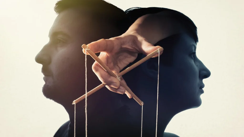 Au coeur de Buddhafield, le culte sexuel fondé par un danseur