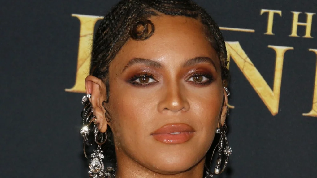 Célébrités clones des Illuminati, la théorie insolite dévoilée