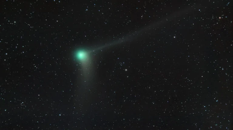 Comète Verte, Phénomène Astronomique Unique en 50 000 Ans