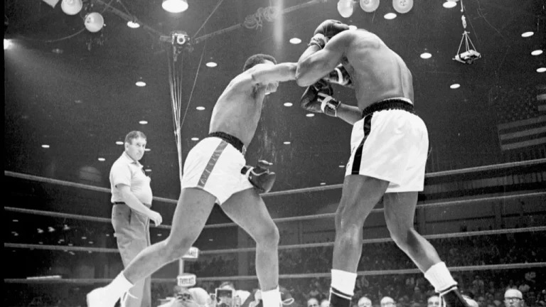 Découvrez les Détails Tragiques des Légendes de la Boxe