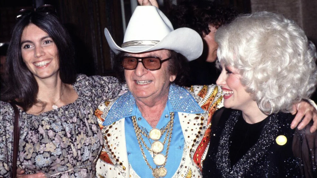 L'Histoire Captivante des Costumes Nudie dans la Musique