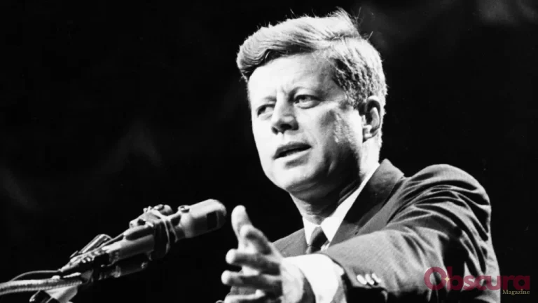 La mort de JFK n’empêche pas la réhabilitation d&rsquo;Oppenheimer