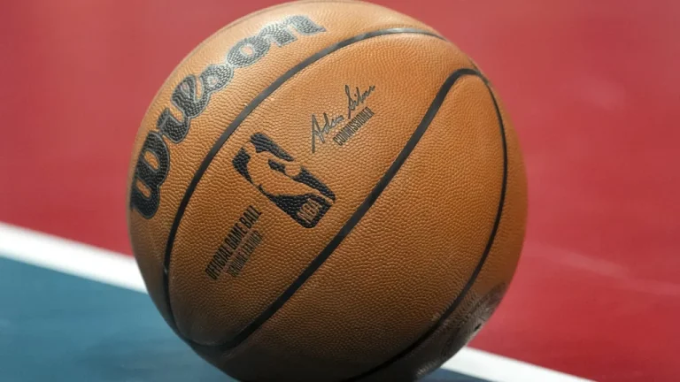 L&rsquo;affaire du coup de poing en NBA qui a failli tuer Rudy Tomjanovich