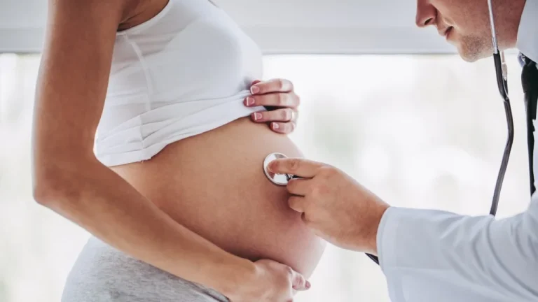 Le nombre d&rsquo;enfants du Dr Quincy Fortier de Baby God dévoilé
