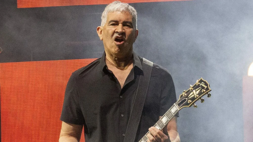Le voyage rock de Pat Smear de punk à icône musicale