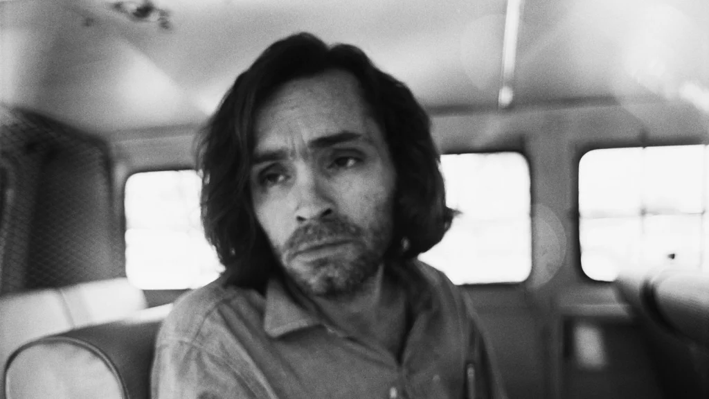 Les Derniers Mots Inquiétants de Charles Manson Avant de Mourir