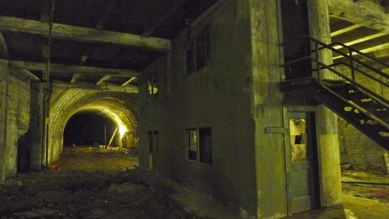 Les Tunnels Secrets des Bars de LA à l&rsquo;Ère de la Prohibition