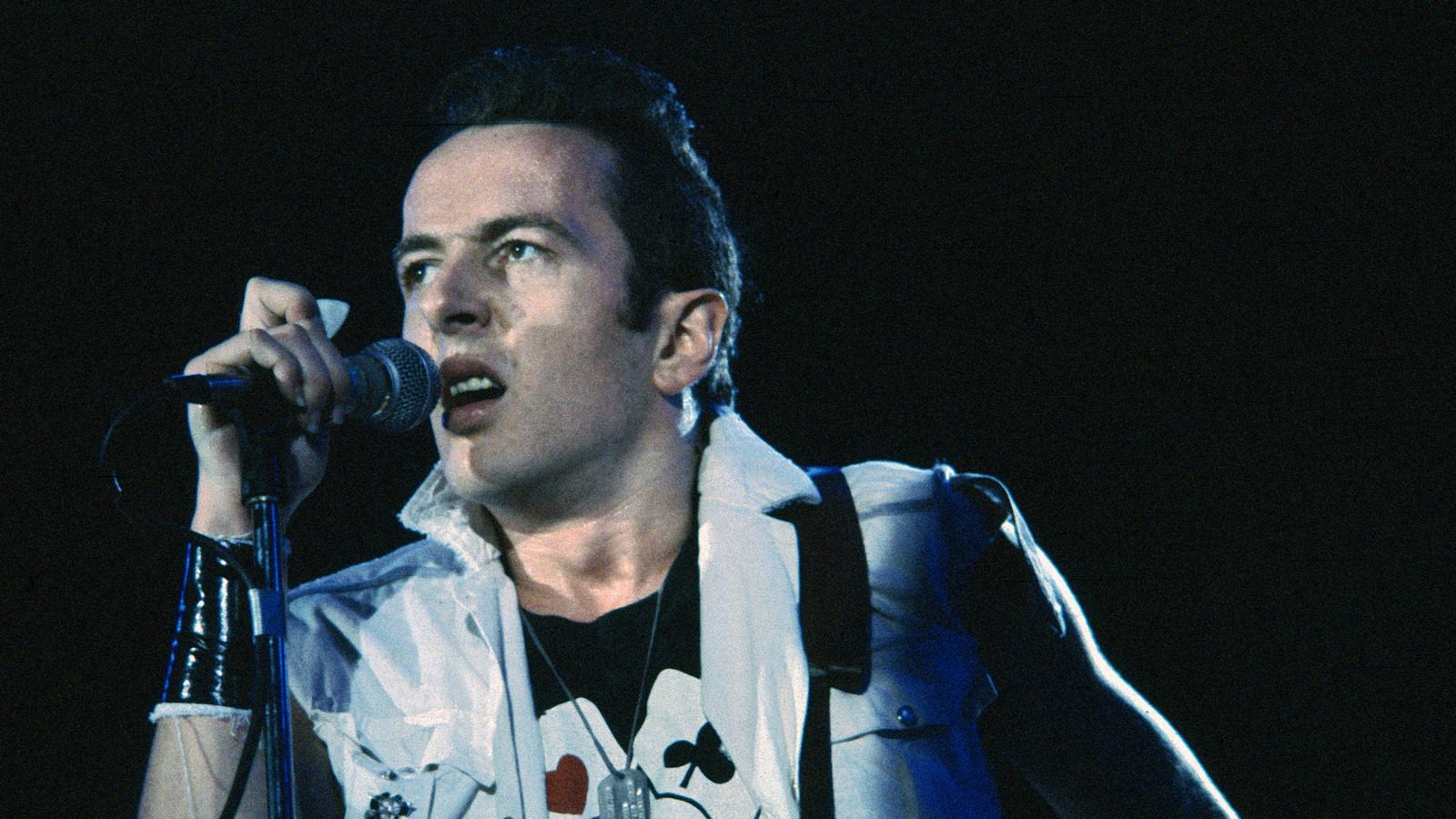 L'histoire tragique de Joe Strummer de The Clash en détails