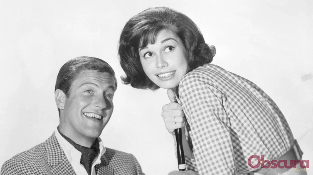 Mary Tyler Moore et Dick Van Dyke étaient-ils amis hors écran?