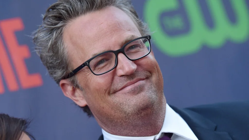 Matthew Perry de Friends décède à 54 ans