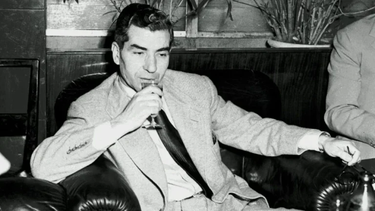 Membres de la Mafia et leur Service Militaire Distingué