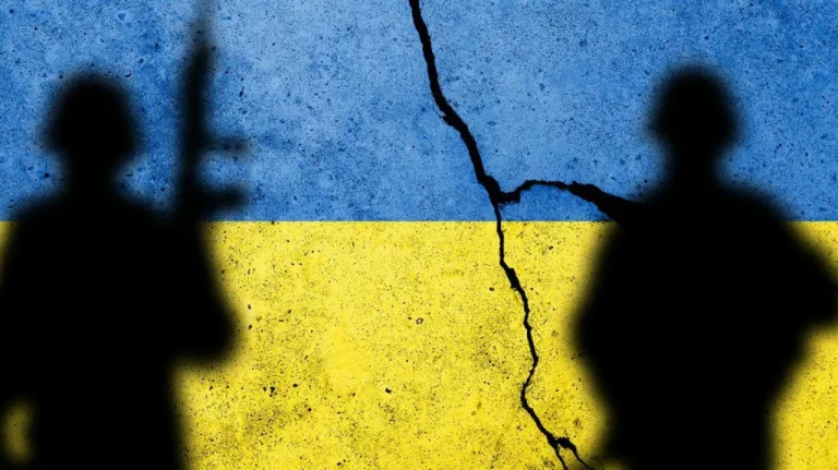 Opération à Haut Risque: Médecins Ukrainiens et une Grenade Vivante