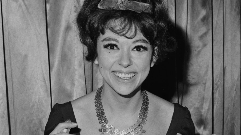 Pourquoi Rita Moreno n'a pas fait de films pendant 7 ans après son Oscar