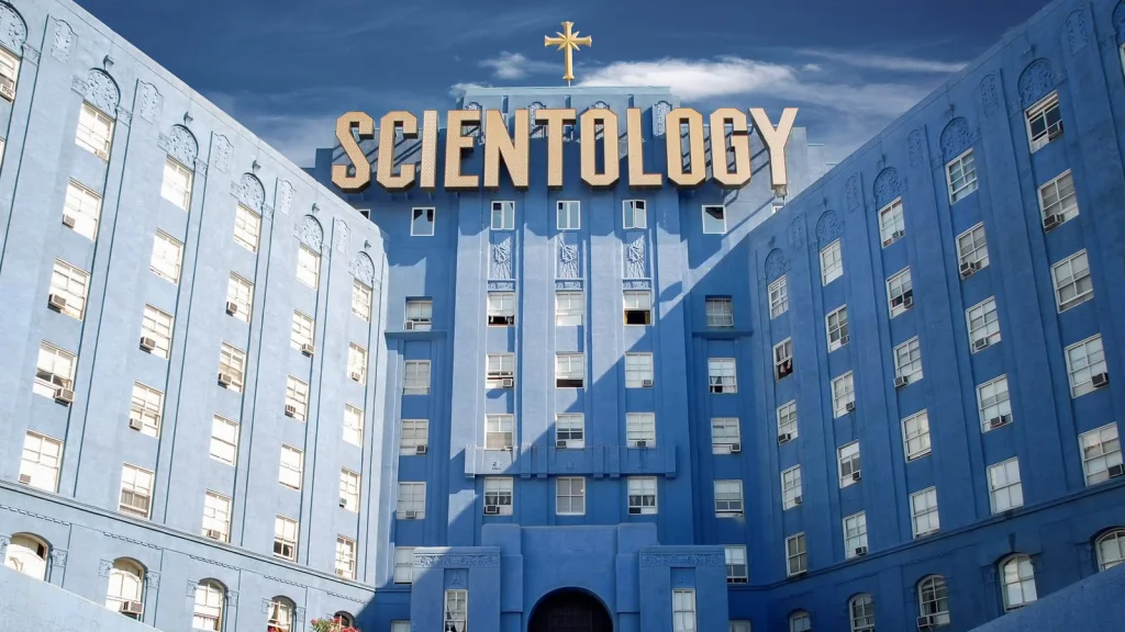 Pourquoi le discours de la Scientologie sur la dénonciation des crimes est-il complexe