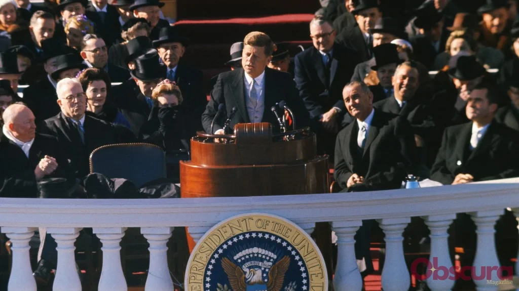 Pourquoi le podium de John F. Kennedy a pris feu le jour de son investiture