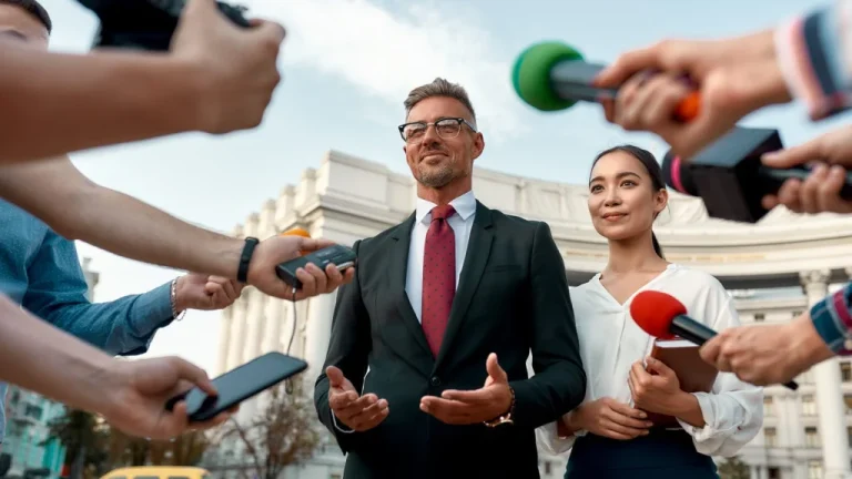 Pourquoi les pubs politiques se terminent par J&rsquo;approuve ce message