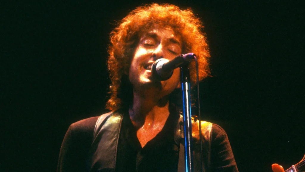 Rencontre de Géants : Bob Dylan Voit Buddy Holly sur Scène