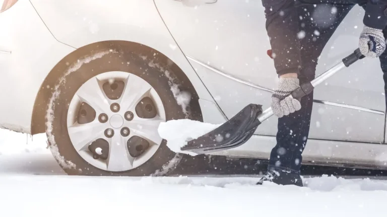 Survivre 2 mois dans sa voiture lors d&rsquo;une tempête de neige en 2011