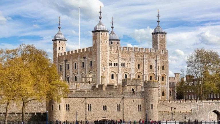 Évasion Historique de la Tour de Londres avec Du Vin