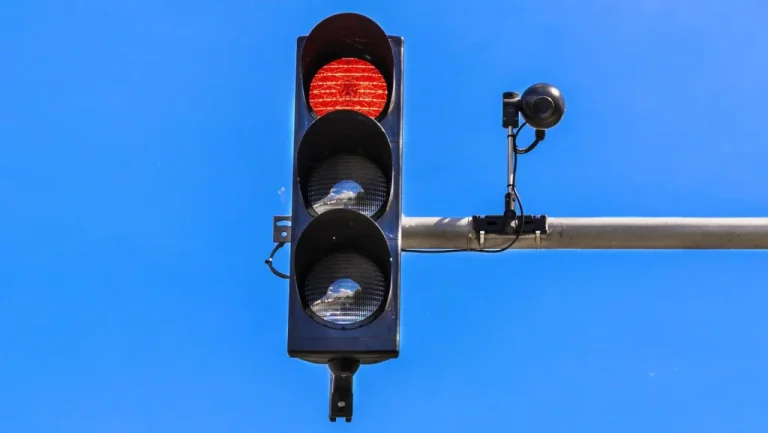 Attente aux Feux Rouges Réduit Significativement la Vie