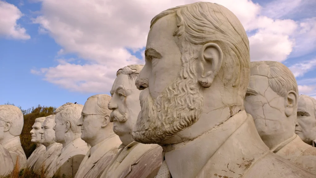 Attraction Insolite à Croaker, Virginie Pleine de Bustes Présidentiels