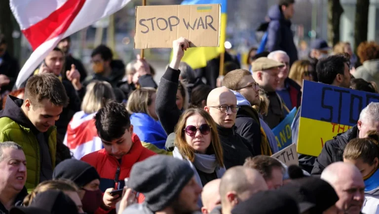 Dangers des protestataires anti-guerre en Russie