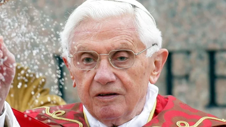 Décès de l&rsquo;ex-Pape Benoît XVI à 95 ans expliqué
