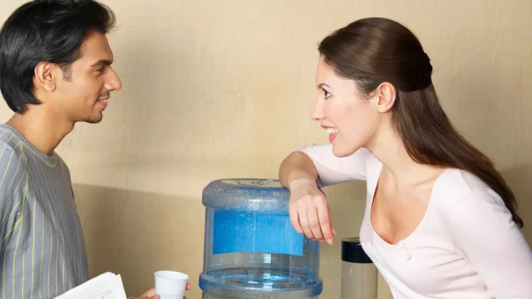 L&rsquo;Invention du Distributeur d&rsquo;Eau au Bureau et son Histoire