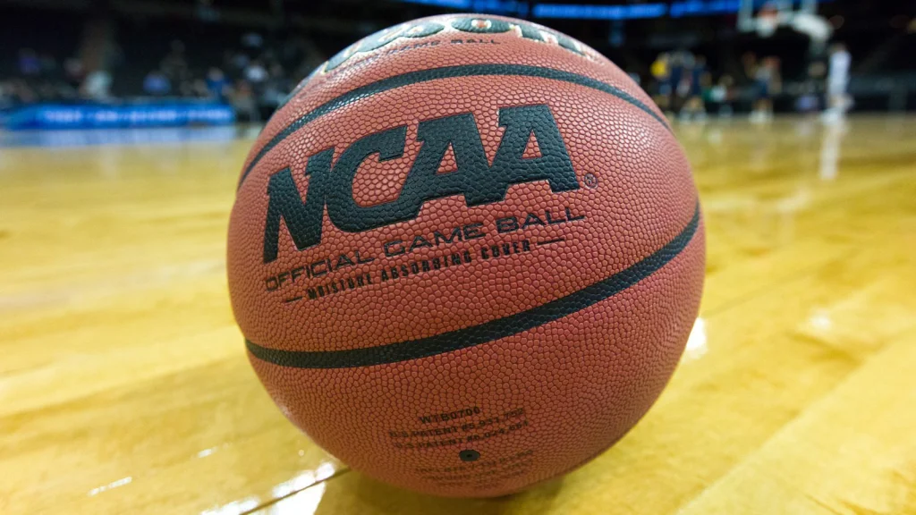 L'Origine de Mars Folie NCAA par un Célèbre Commentateur Sportif