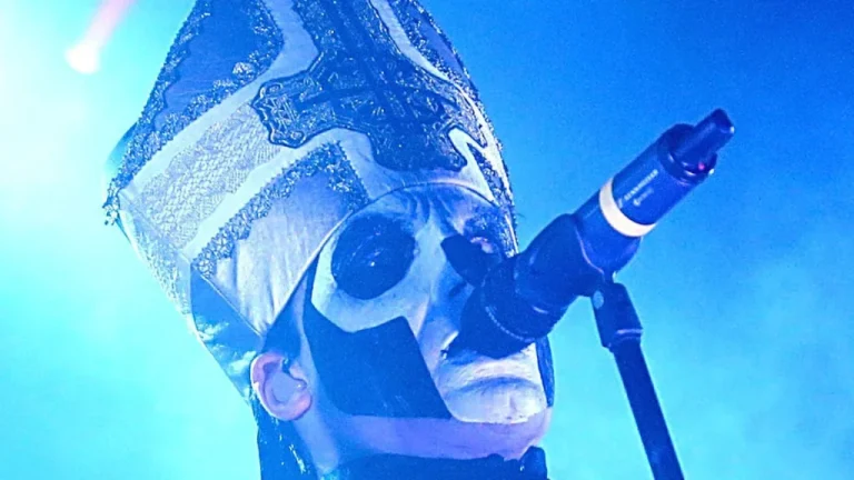 La Vérité Cachée sur Ghost, le Groupe de Rock Suédois Satinique