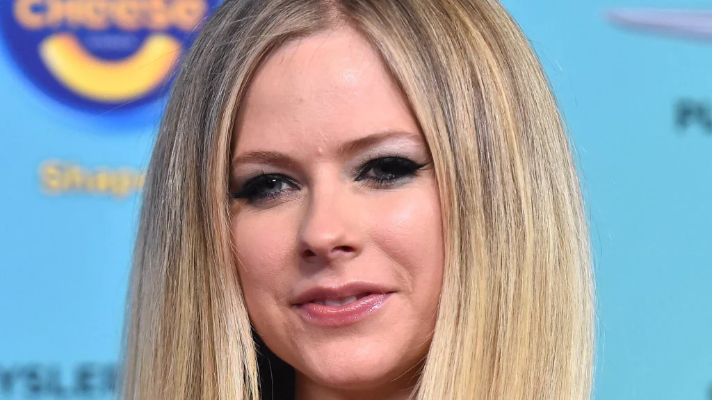 La théorie du sosie d'Avril Lavigne décryptée