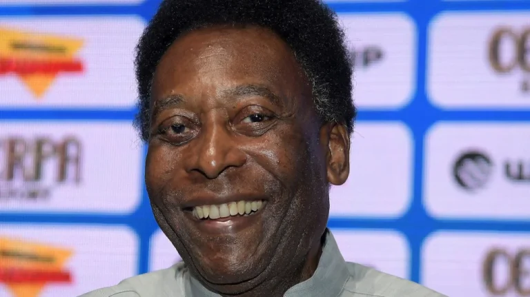 Le Décès Bouleversant de Pelé, Légende du Football Mondial