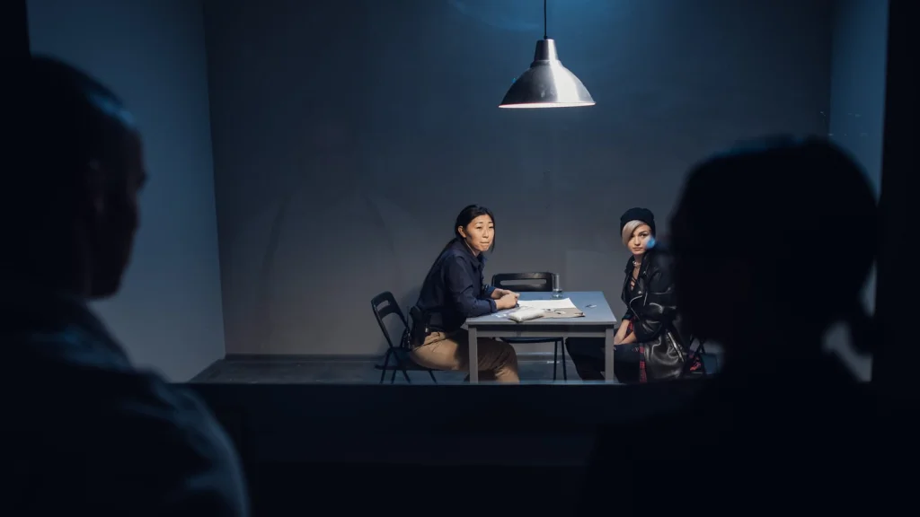 Le Mystère des Miroirs Sans Tain Décrypté