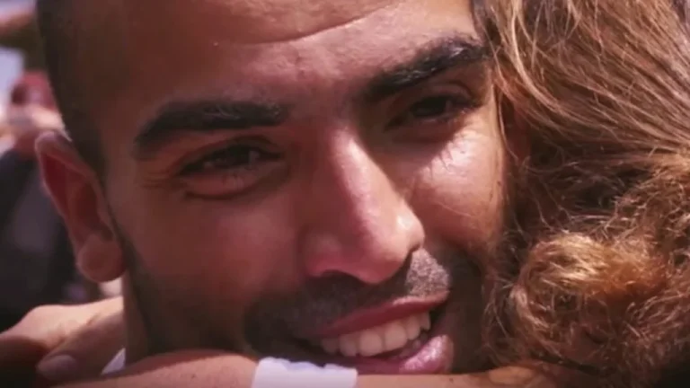 Le Vol de Milliers par Youssef Khater au Chili