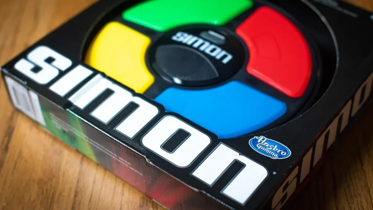Le destin du jouet Simon dans l&rsquo;univers du divertissement