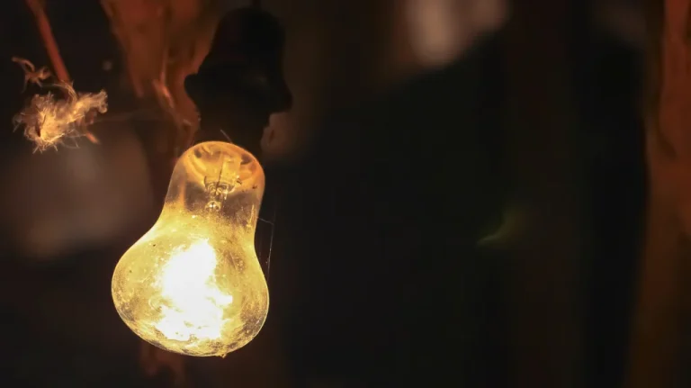 Le mystère de 120 ans de l&rsquo;ampoule éternelle, une histoire lumineuse