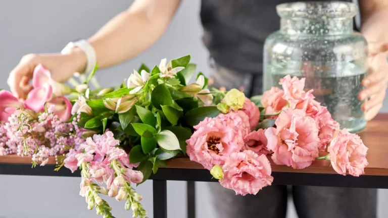 Les secrets sombres de l&rsquo;industrie florale dévoilés