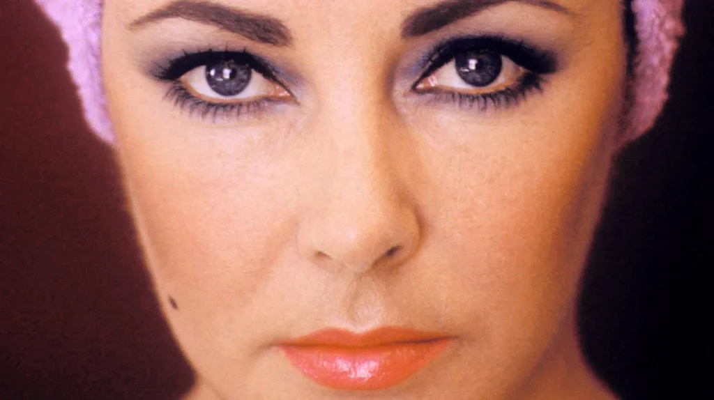 Mutation derrière les cils enviables d'Elizabeth Taylor