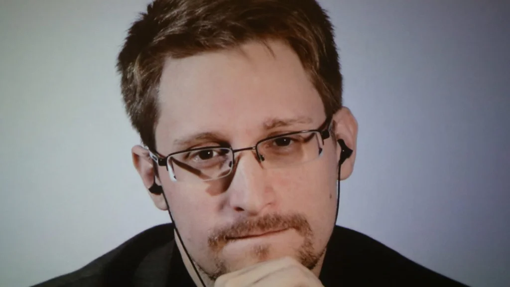 Pourquoi Edward Snowden a-t-il demandé l'asile en Équateur
