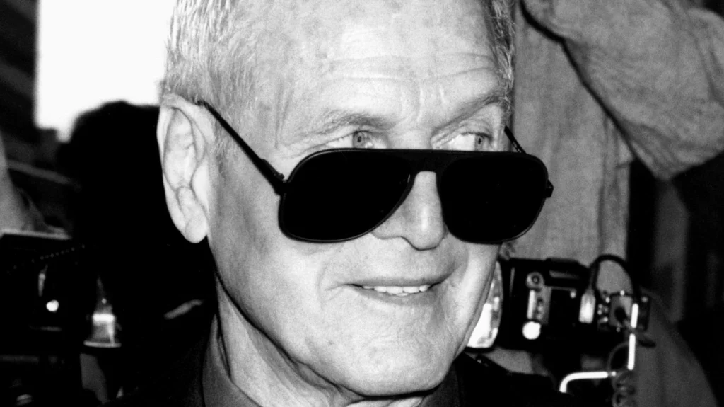 Pourquoi Paul Newman a incendié son Tuxedo, l'insolite vérité