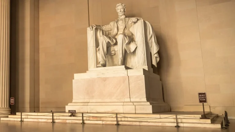 Sculpteur du Mémorial Lincoln – Découvrez son Histoire