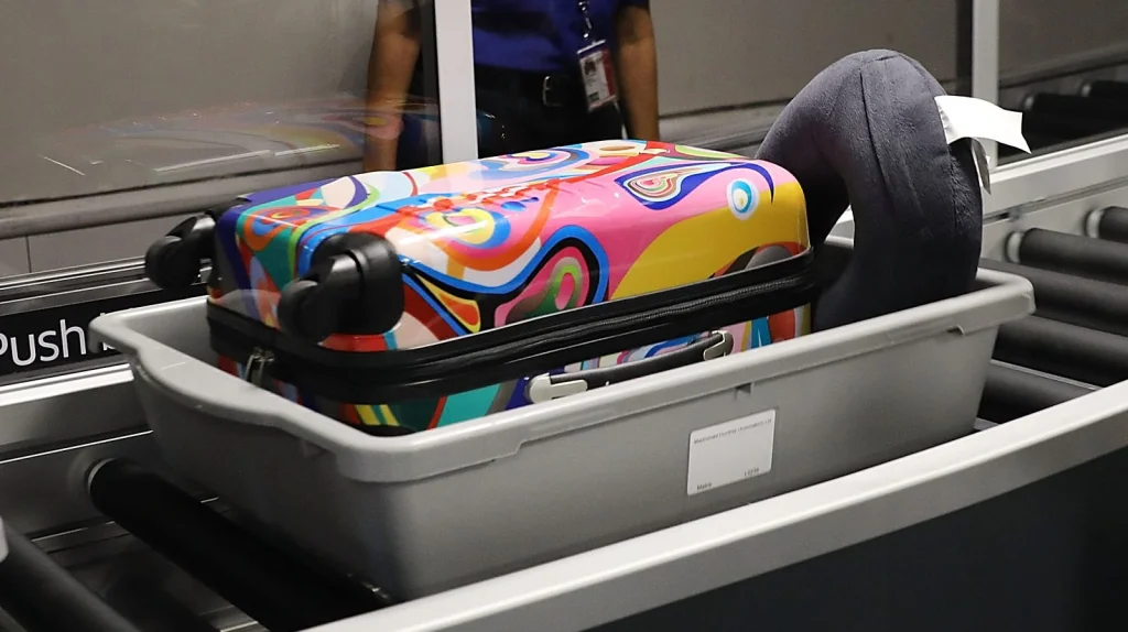 Sécurité aéroportuaire: Faut-il un bac séparé pour gros appareils?