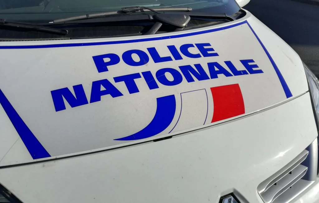 Attaque au couteau devant une école dans le Bas-Rhin : deux fillettes blessées, un suspect interpellé