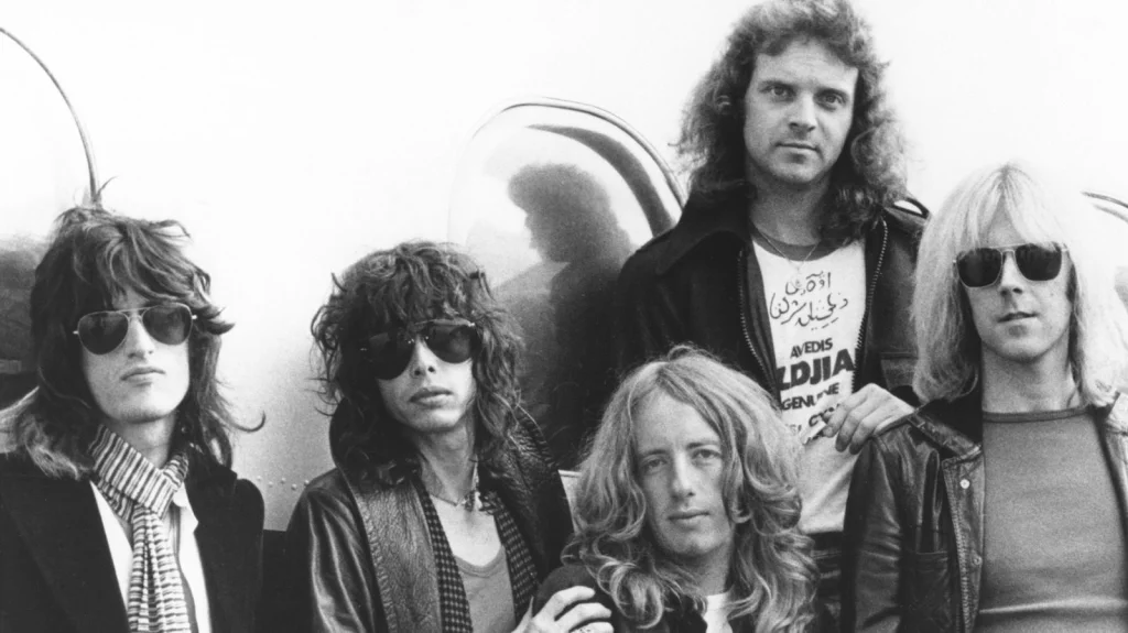 Blessures scéniques d'Aerosmith répétées dans une même ville