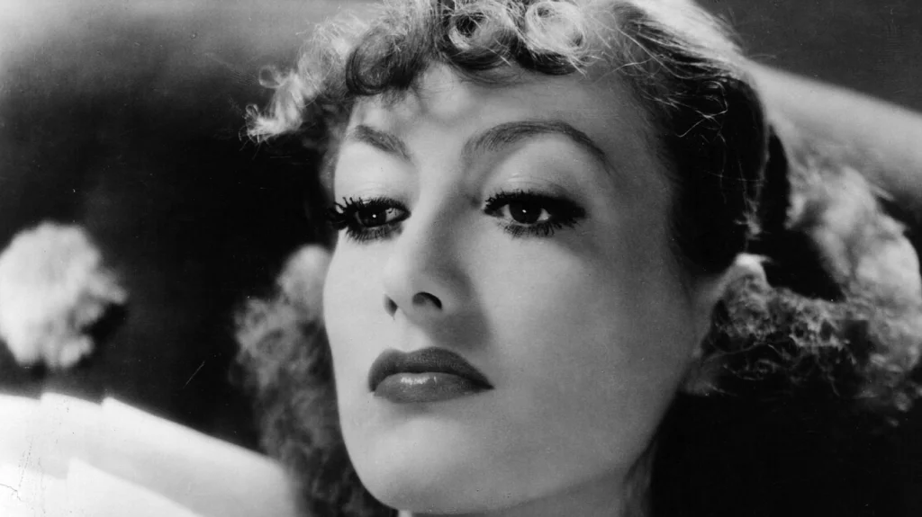 Comment Joan Crawford a transformé son apparence pour Hollywood