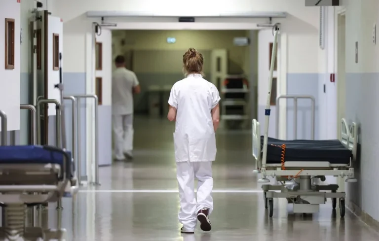 Femme enceinte agresse personnel hospitalier à Marseille