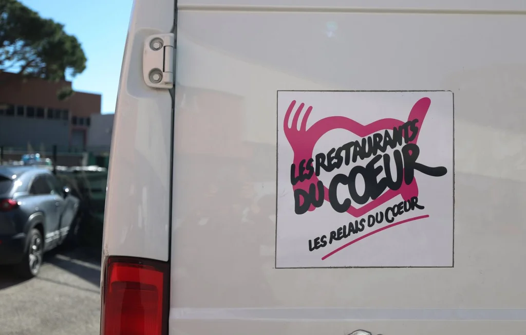 Incendie de deux camions des Restos du Cœur à Saintes, en Charente-Maritime