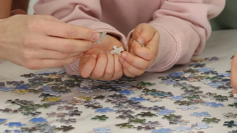 L&rsquo;histoire fascinante des puzzles assemblés décryptée