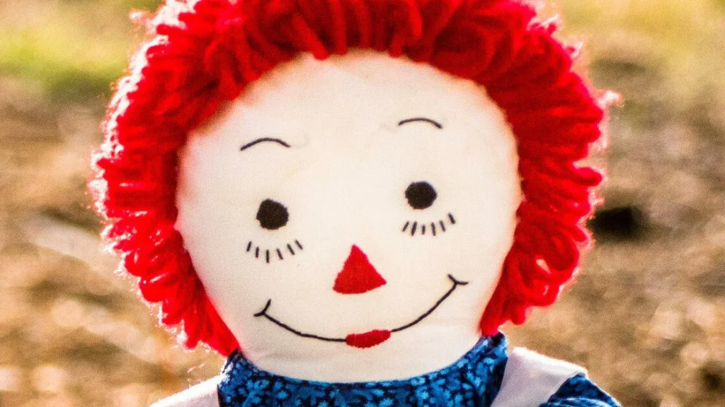 Le Secret de la Longévité de Raggedy Ann dans le Monde du Jouet